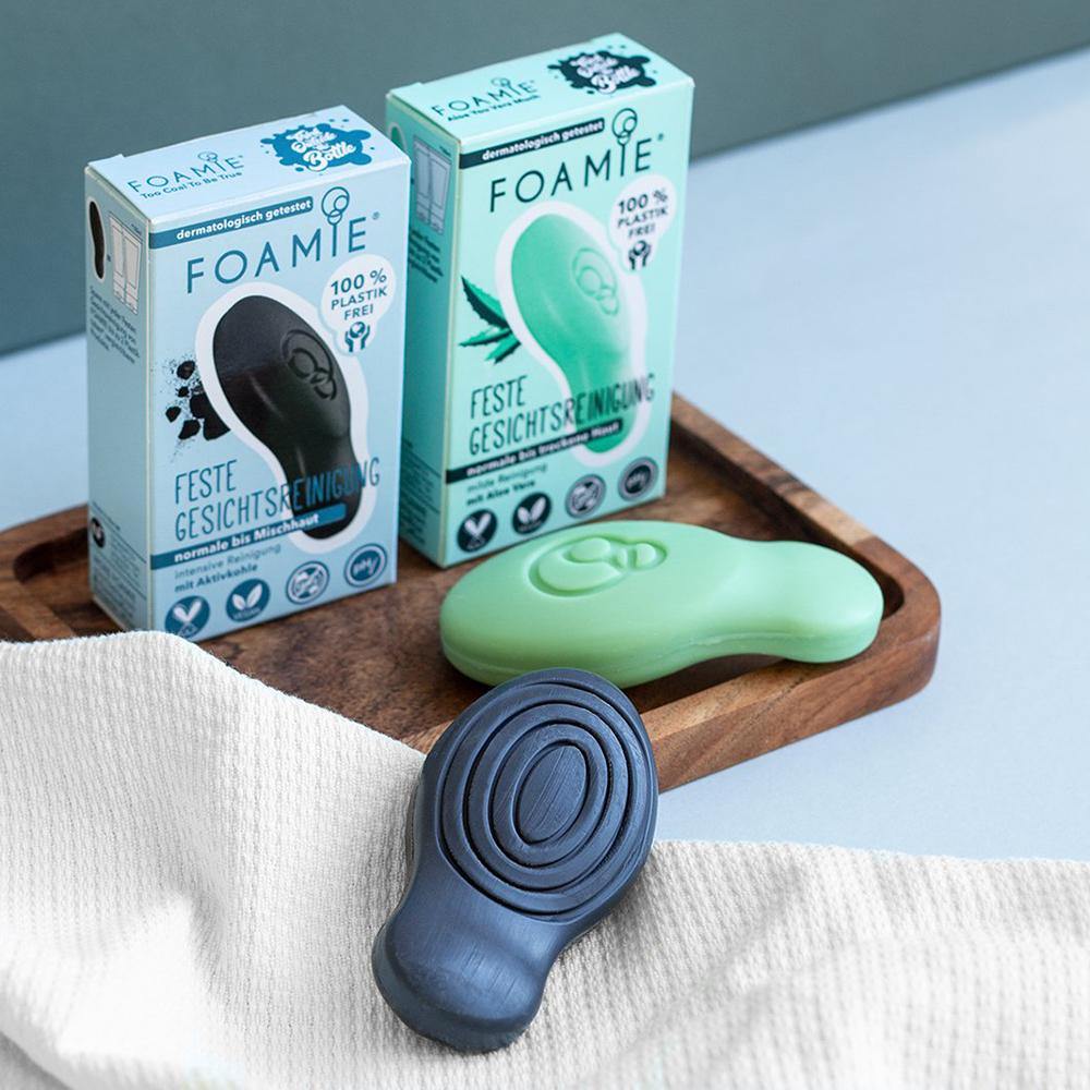 Kit para cara y cuerpo de Carbón & Papaya con Jabonera sustentable - FOAMIE México