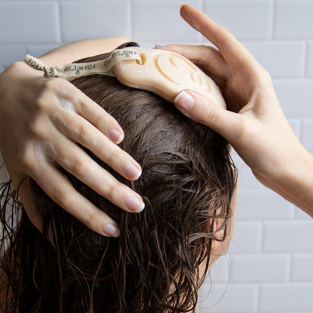 Acondicionador de aceite de argán para cabello rebelde y con frizz - Foamie